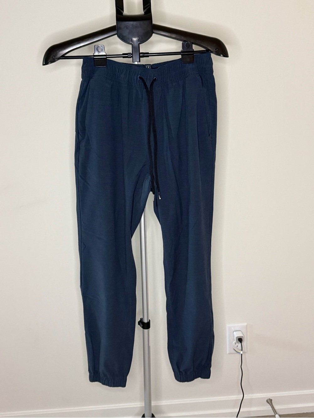 Volcom Men’s Navy Jogger Pants Size Small Lightweight Pull-On Casual Pants